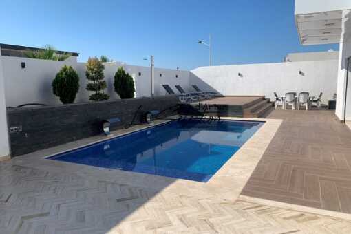 Splendid furnished Villa with 6 suites for Rent in Illigh