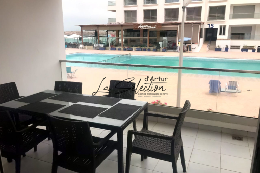Joli appartement meublé avec vue panoramique sur la piscine et la mer à Louer